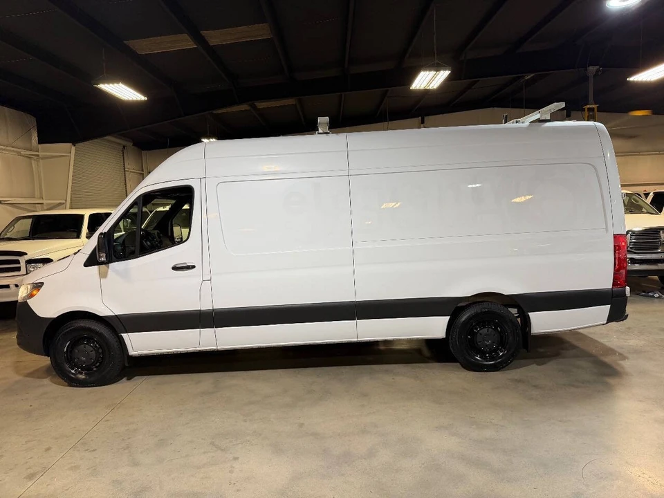 2020 Freightliner - Image 11 of 12