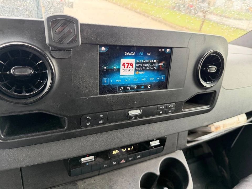 2020 Freightliner - Image 15 of 21