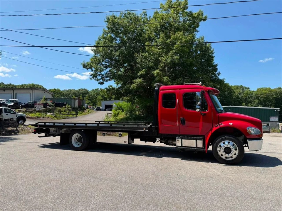2020 Freightliner - Image 4 of 17