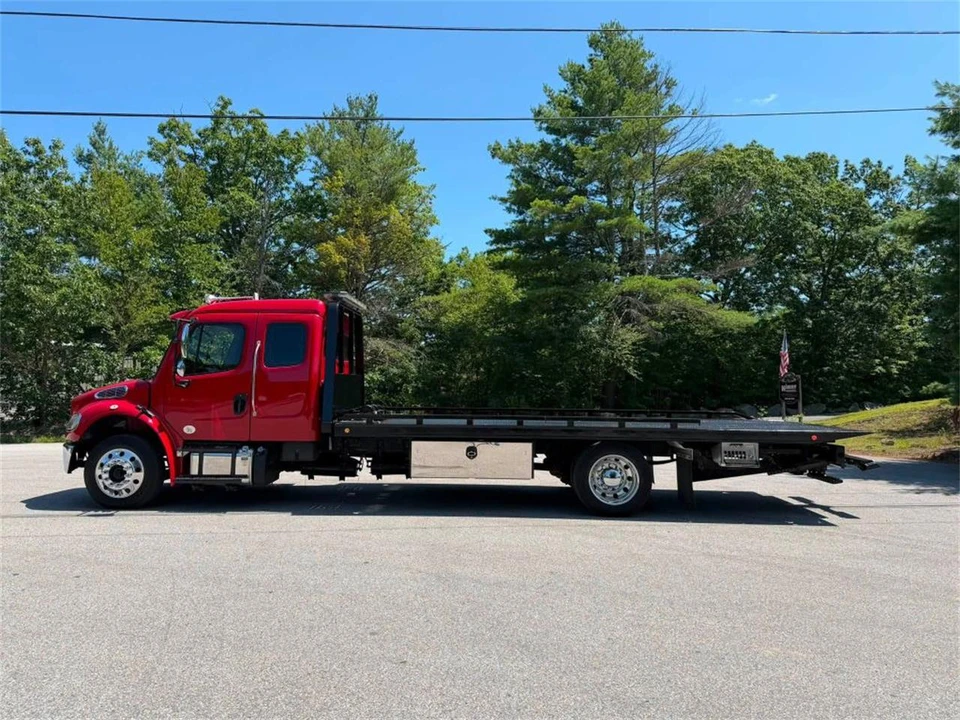 2020 Freightliner - Image 5 of 17
