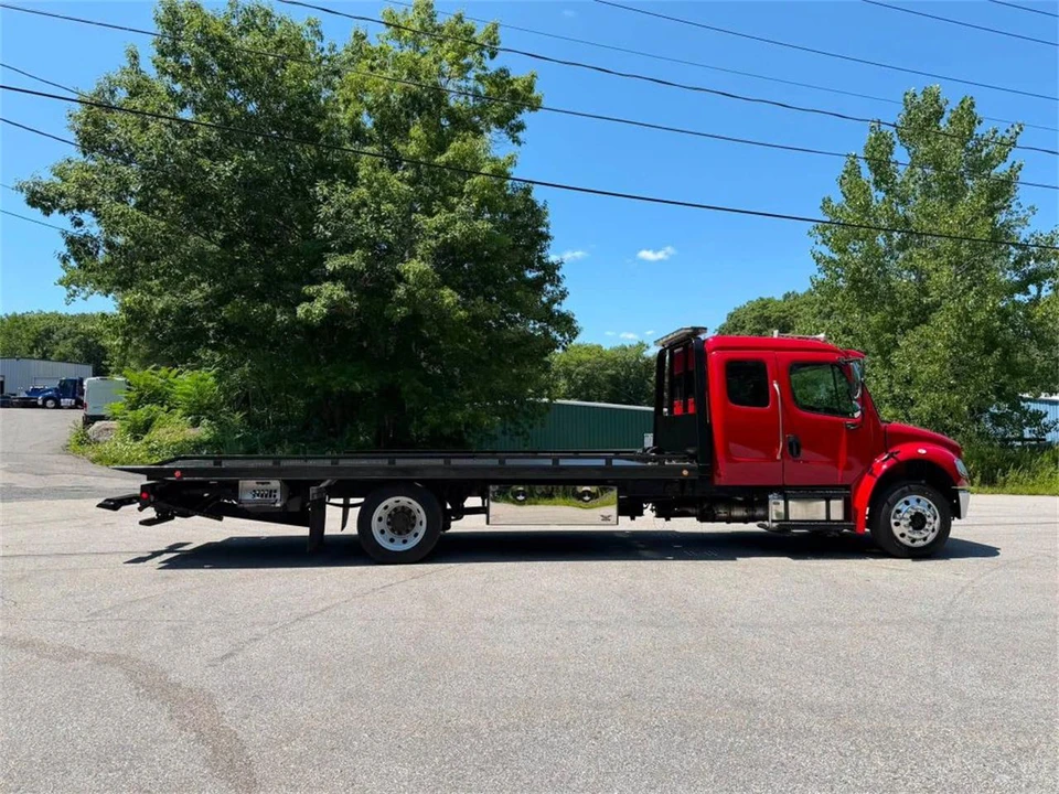 2020 Freightliner - Image 6 of 17