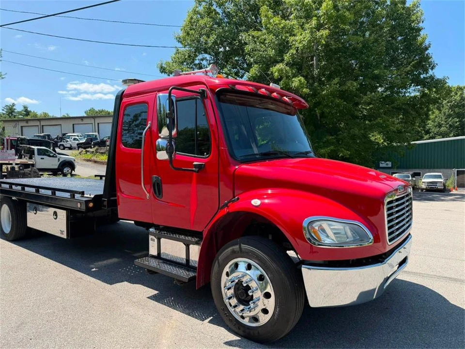 2020 Freightliner - Image 12 of 17