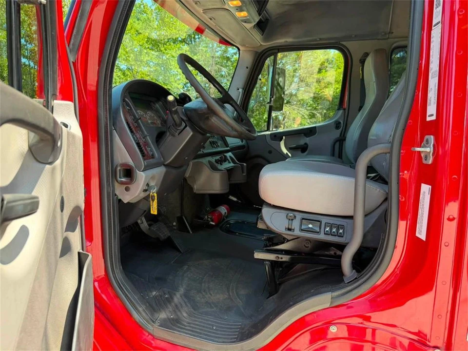 2020 Freightliner - Image 14 of 17