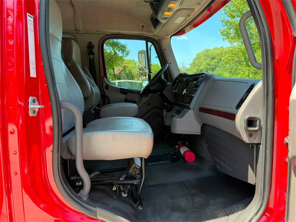 2020 Freightliner - Image 15 of 17
