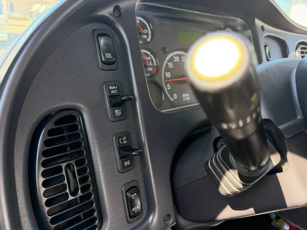 2020 Freightliner - Image 10 of 27