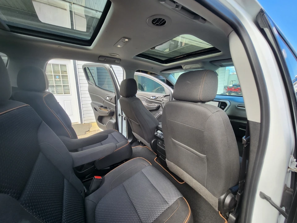 2020 GMC Acadia - Image 11 of 21