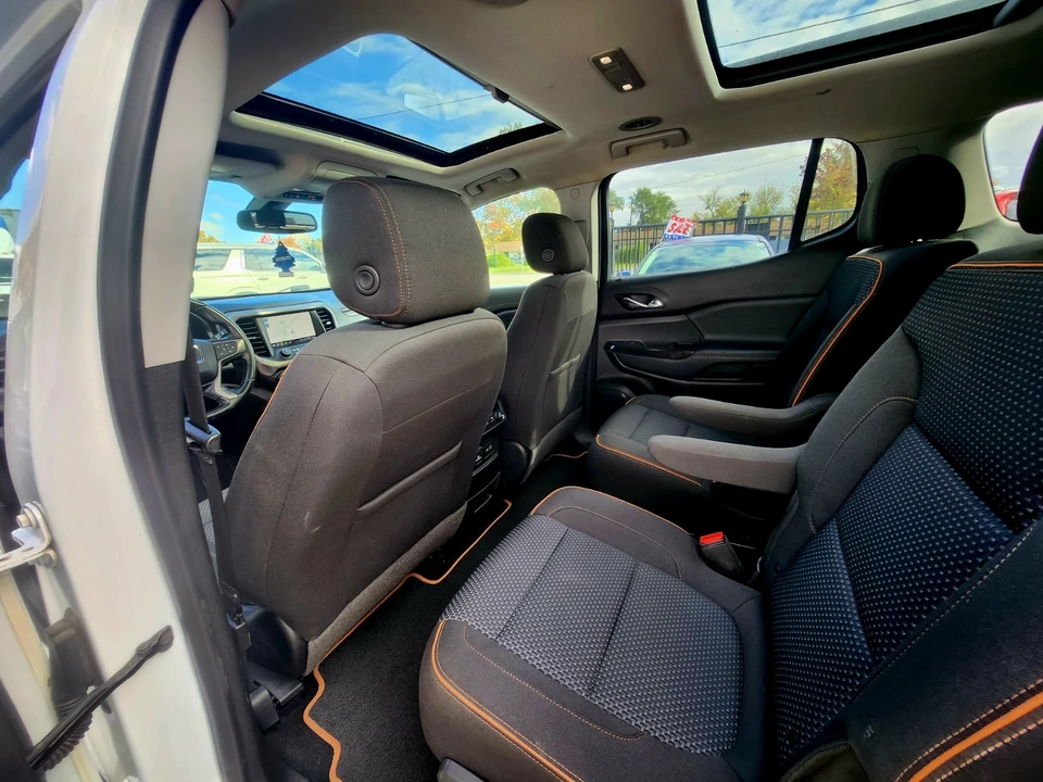 2020 GMC Acadia - Image 14 of 21