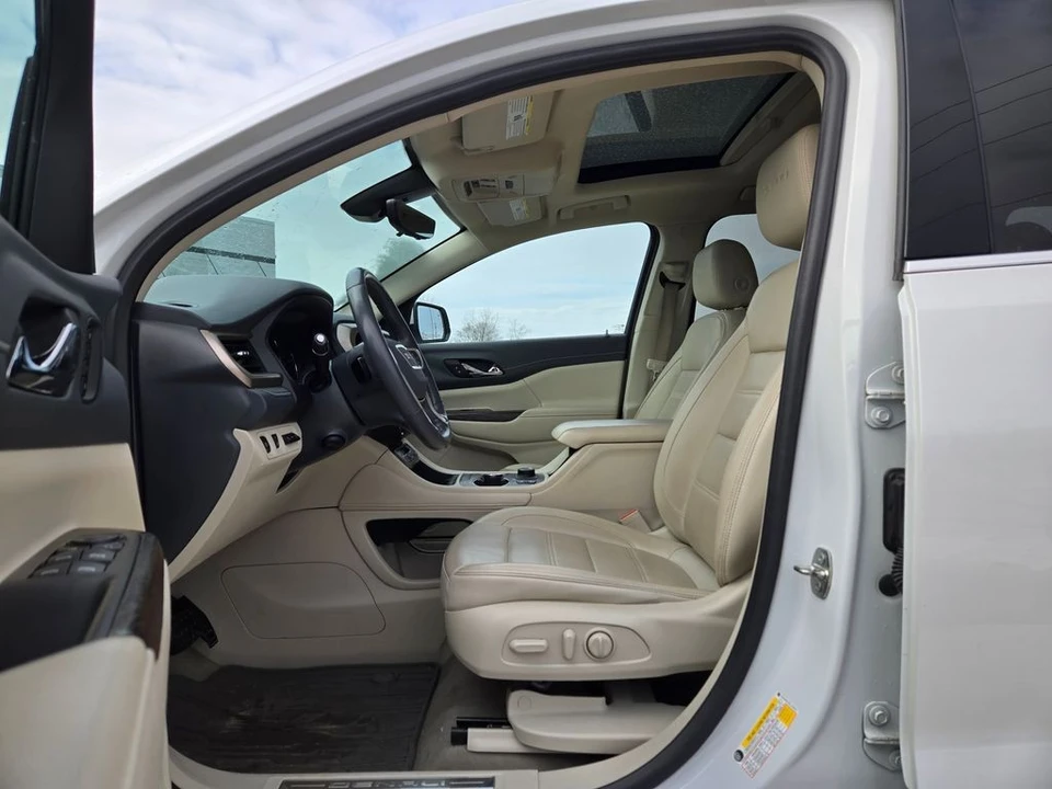 2020 GMC Acadia - Image 10 of 12
