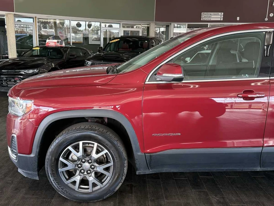 2020 GMC Acadia - Image 8 of 12