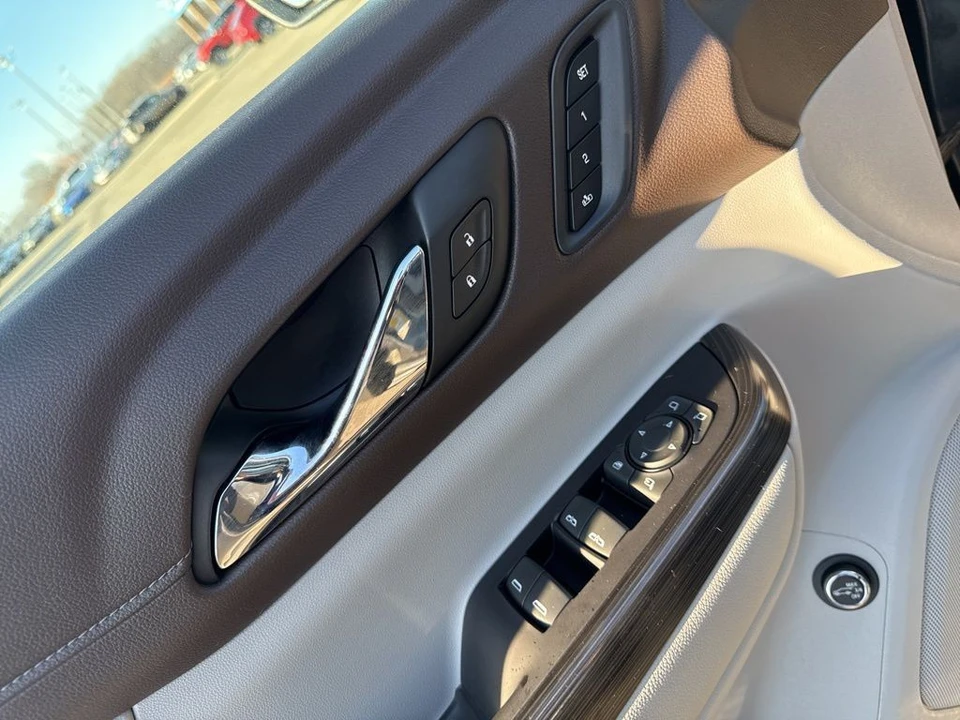 2020 GMC Acadia - Image 10 of 12