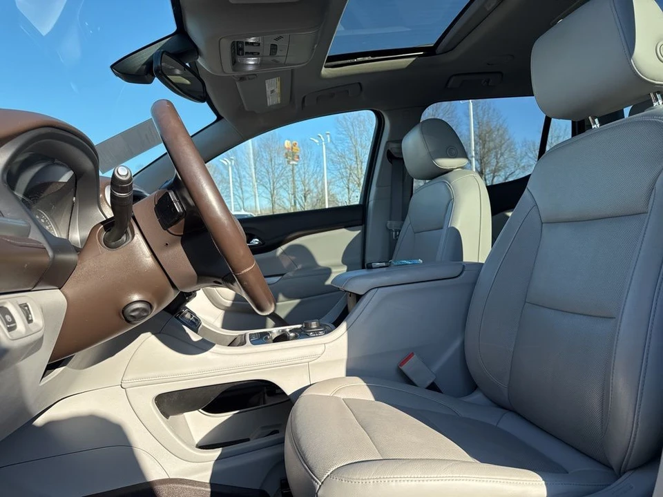 2020 GMC Acadia - Image 11 of 12