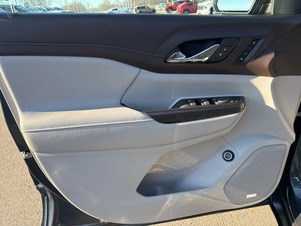 2020 GMC Acadia - Image 9 of 12