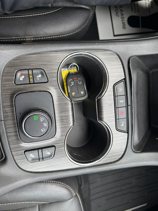 2020 GMC Acadia - Image 19 of 21