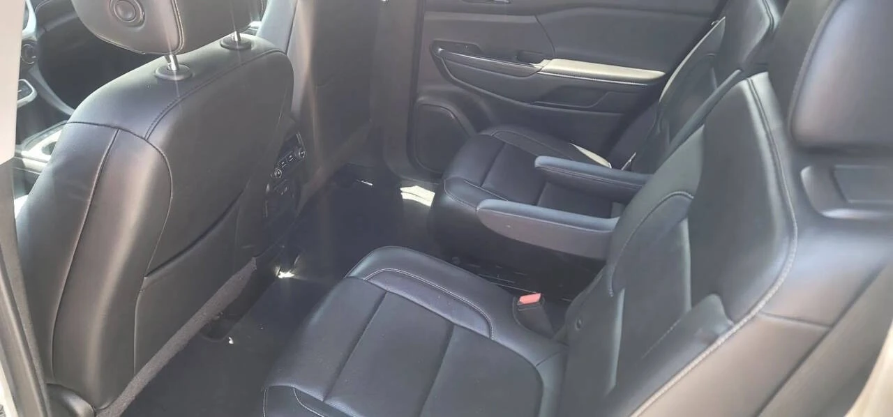 2020 GMC Acadia - Image 19 of 21