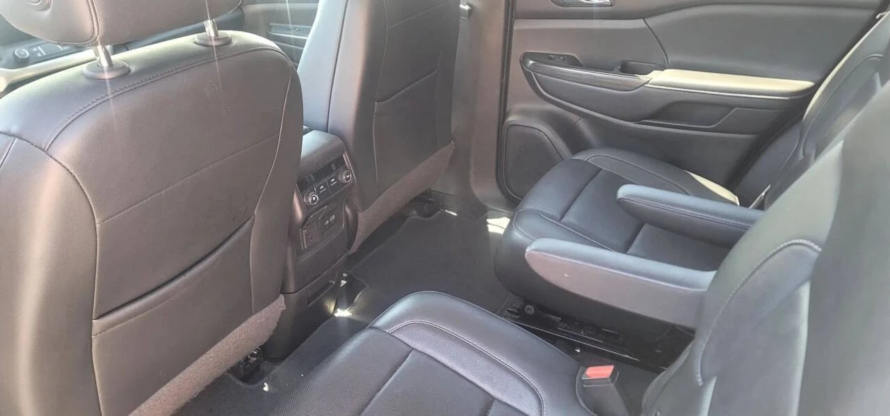 2020 GMC Acadia - Image 18 of 21