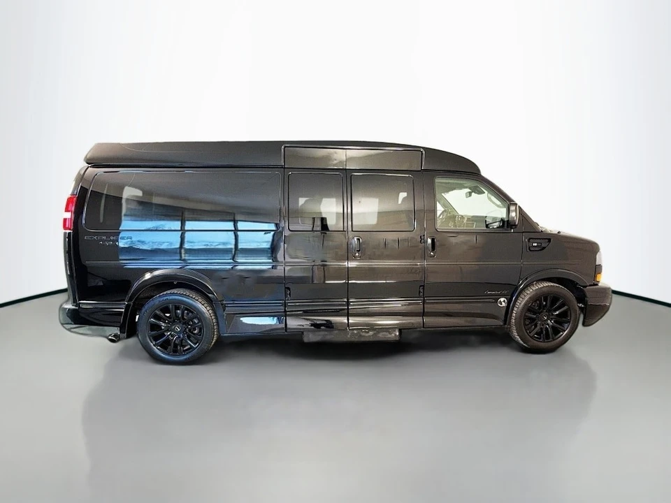 2020 GMC Savana - Image 8 of 31