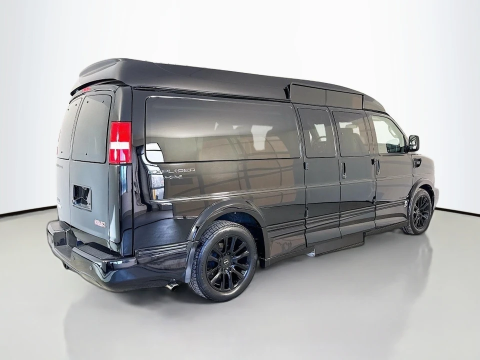 2020 GMC Savana - Image 7 of 31