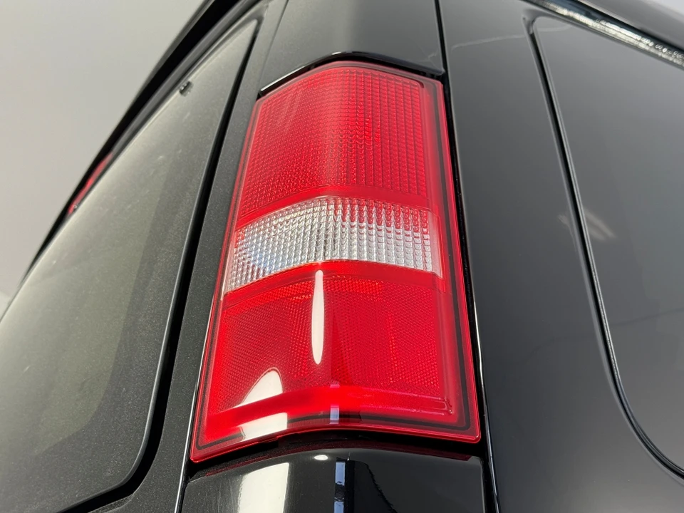 2020 GMC Savana - Image 19 of 31