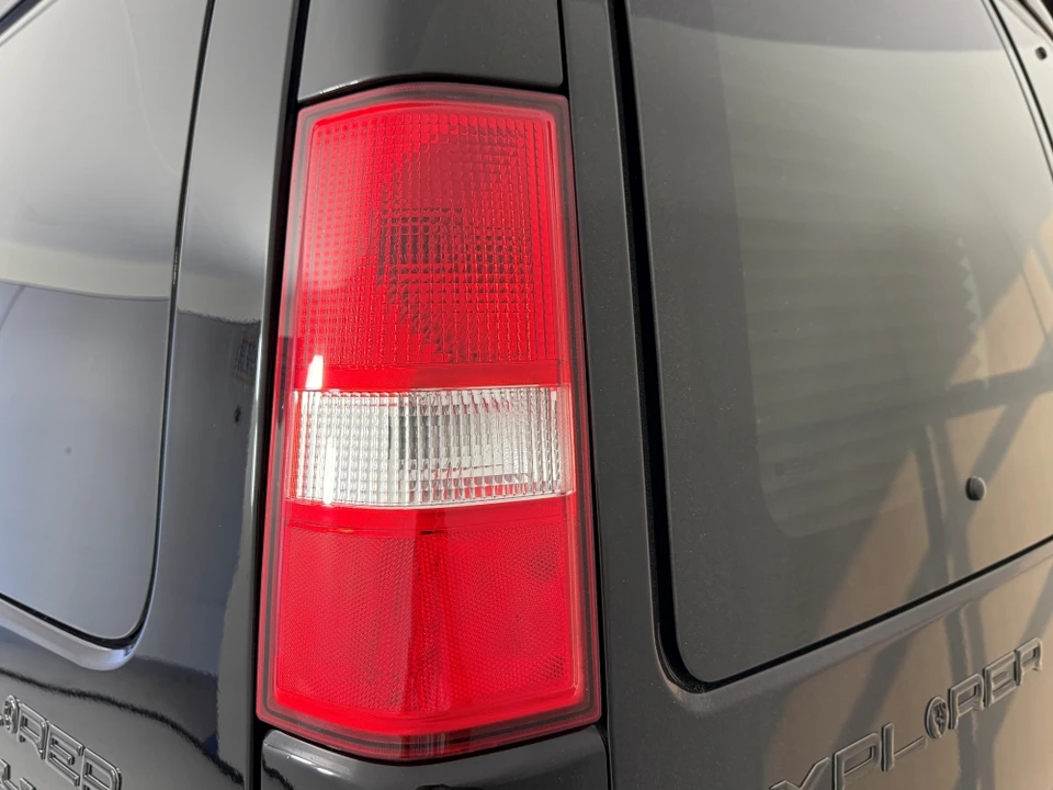 2020 GMC Savana - Image 18 of 31