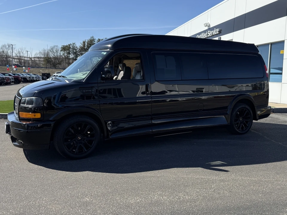 2020 GMC Savana - Image 10 of 31