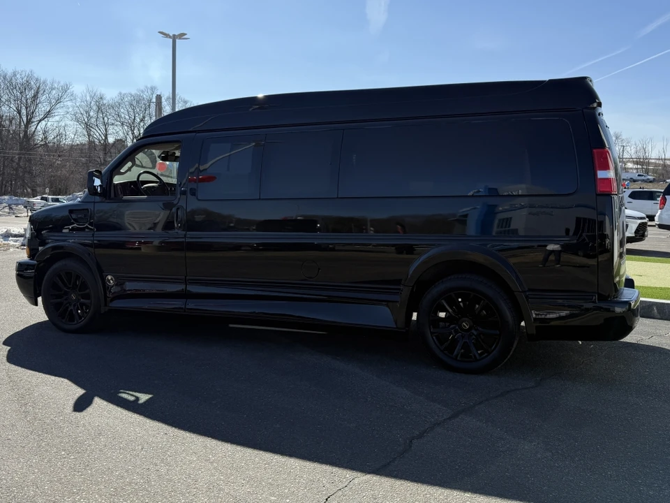 2020 GMC Savana - Image 11 of 31
