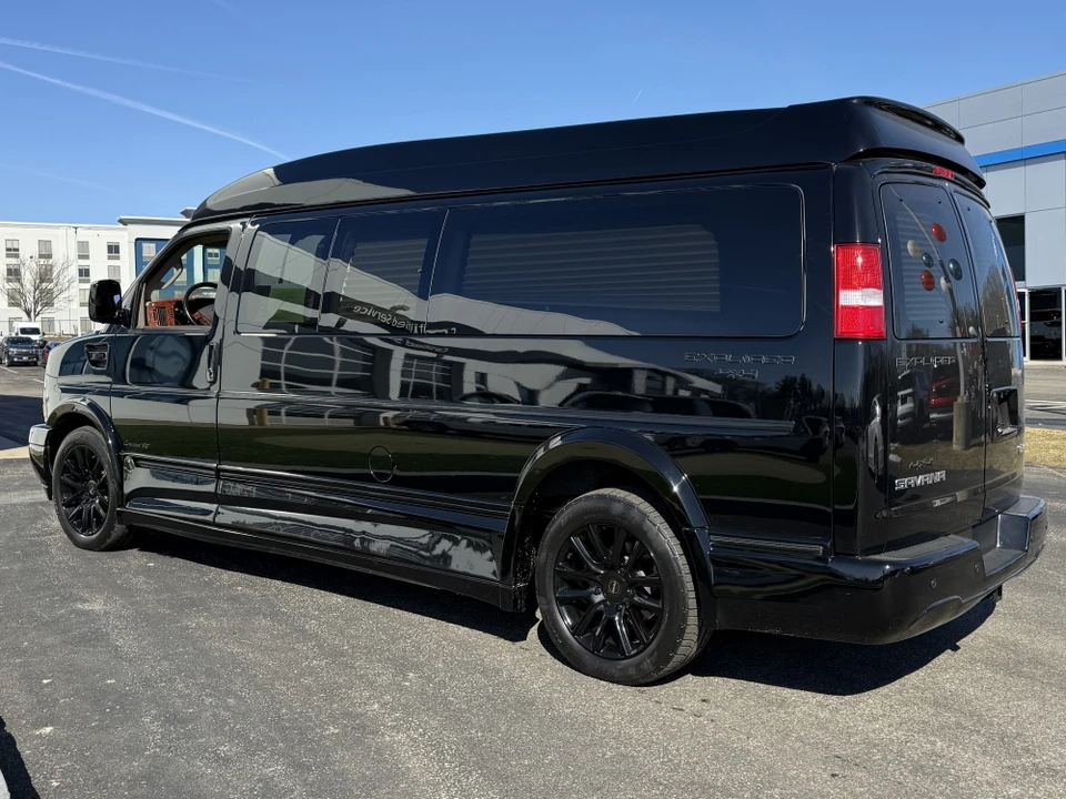 2020 GMC Savana - Image 12 of 31
