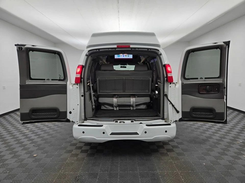 2020 GMC Savana - Image 6 of 21