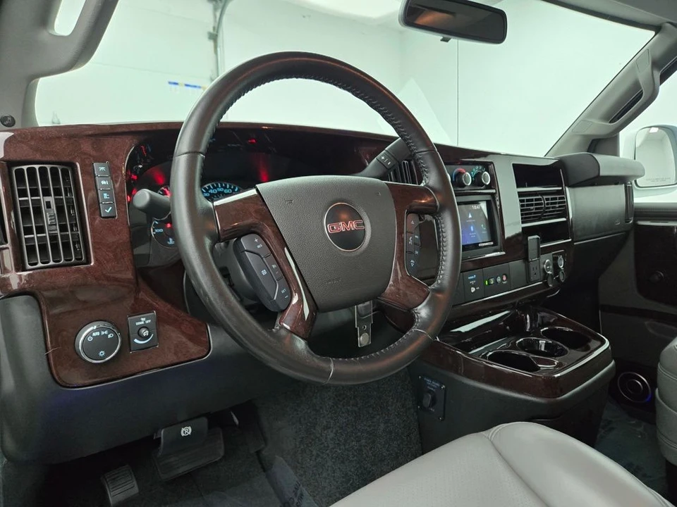 2020 GMC Savana - Image 20 of 21