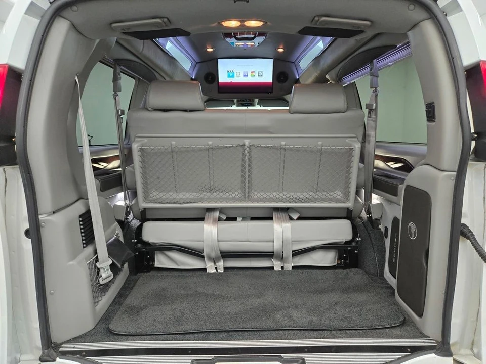 2020 GMC Savana - Image 7 of 21