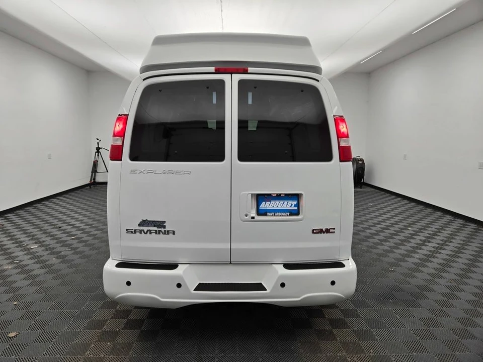 2020 GMC Savana - Image 4 of 21
