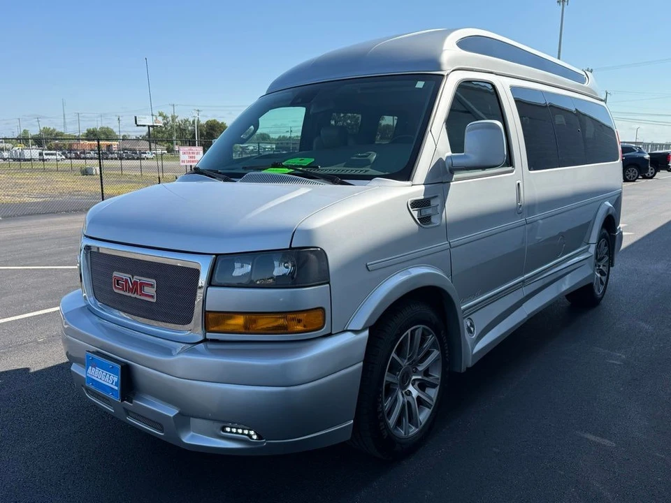 2020 GMC Savana - Image 10 of 21