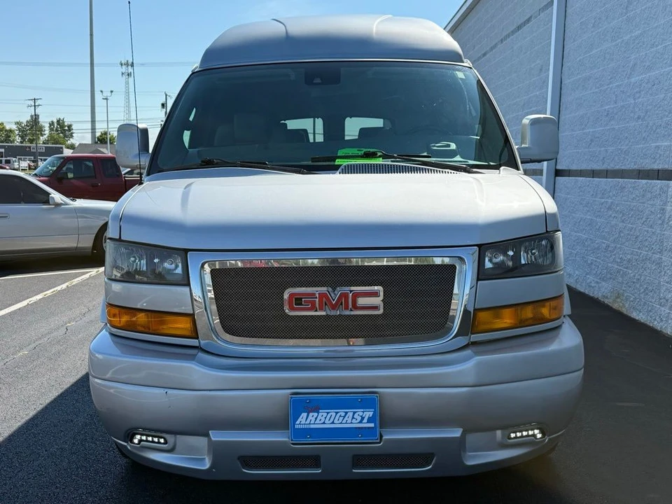 2020 GMC Savana - Image 11 of 21