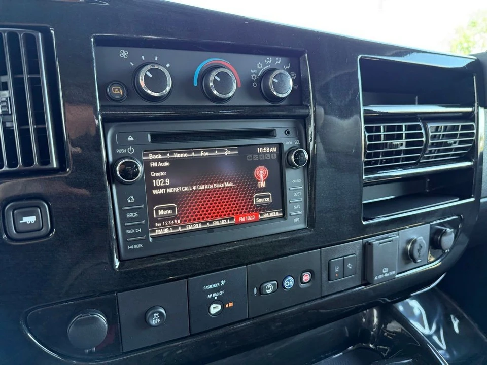 2020 GMC Savana - Image 19 of 21
