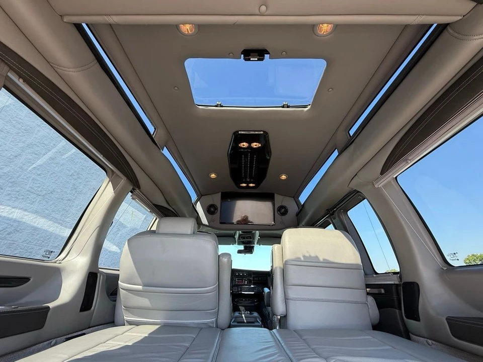 2020 GMC Savana - Image 8 of 21