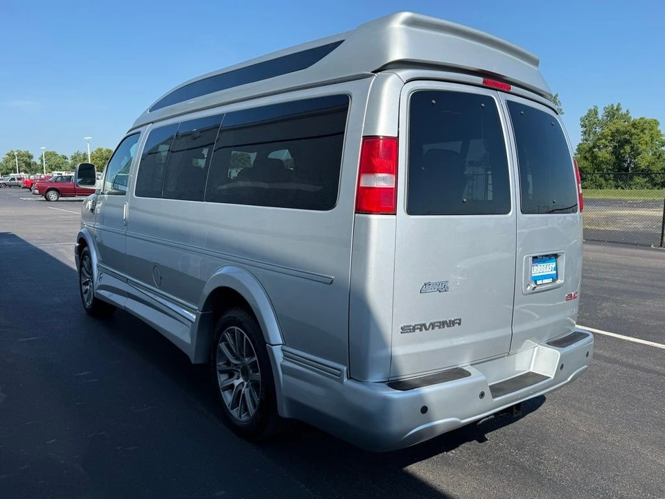 2020 GMC Savana - Image 9 of 21