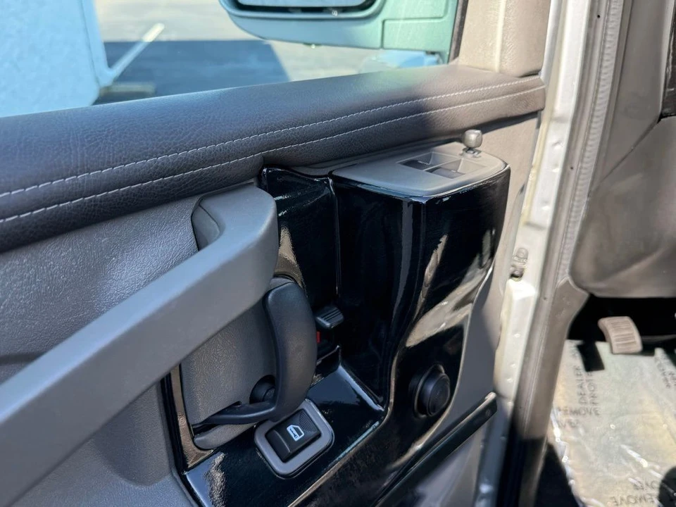 2020 GMC Savana - Image 15 of 21