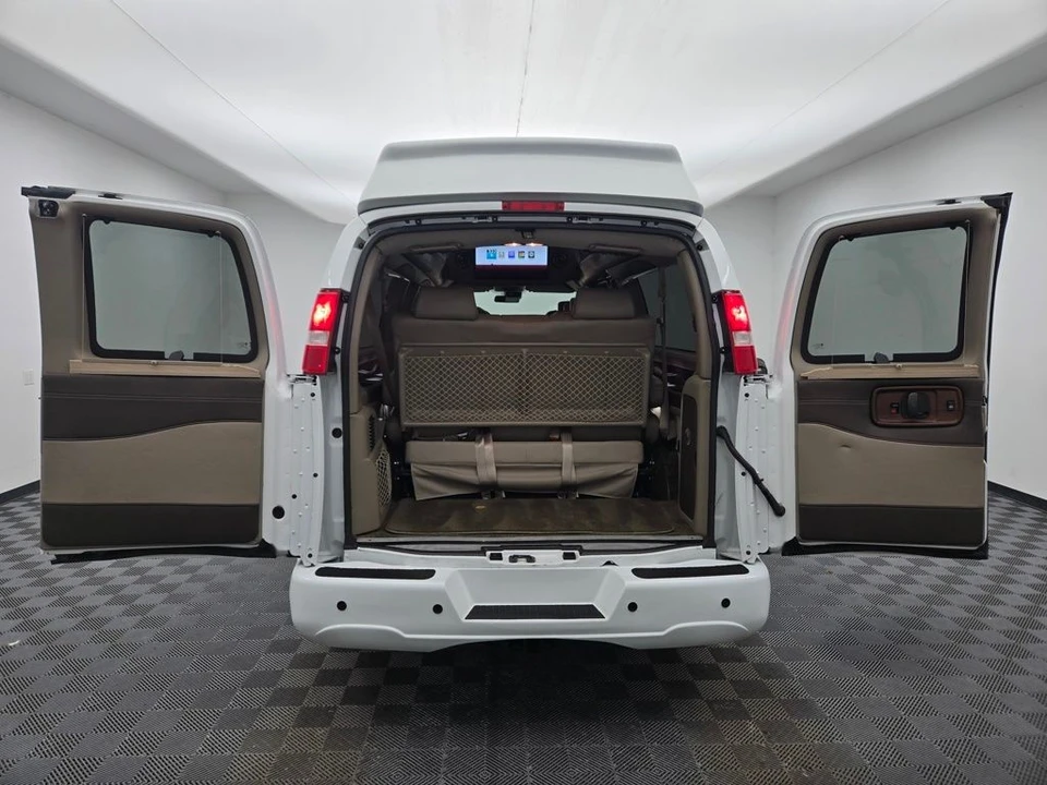 2020 GMC Savana - Image 6 of 21