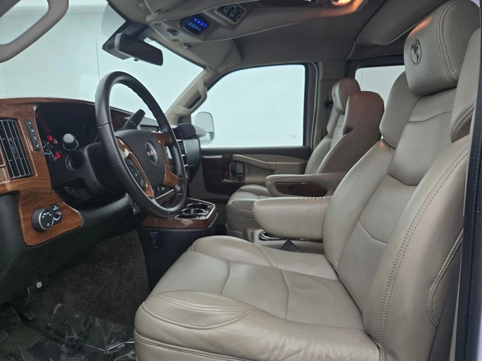 2020 GMC Savana - Image 19 of 21