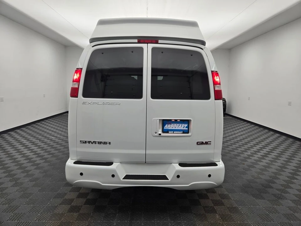 2020 GMC Savana - Image 4 of 21
