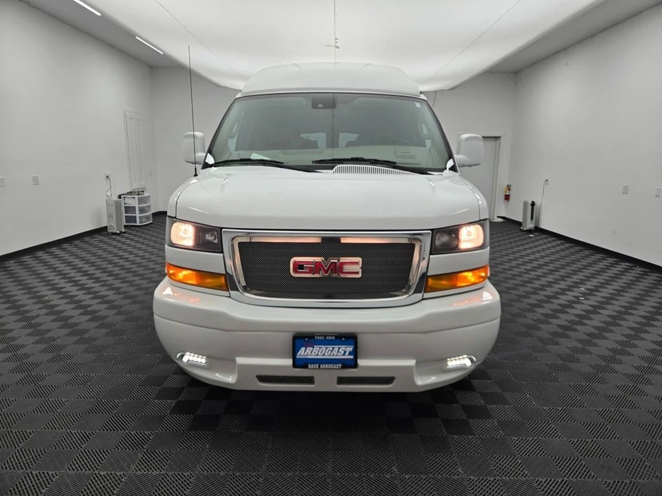 2020 GMC Savana - Image 14 of 21