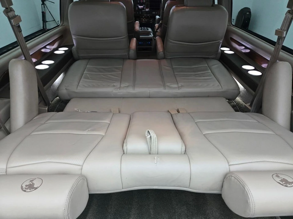 2020 GMC Savana - Image 9 of 21