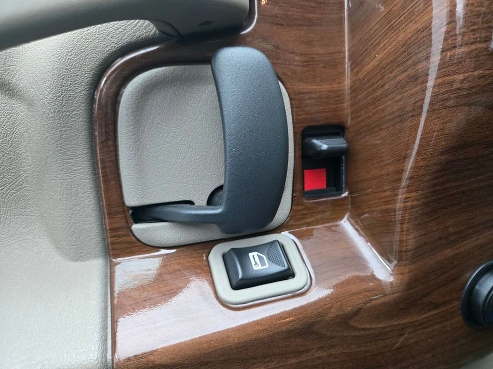 2020 GMC Savana - Image 18 of 21