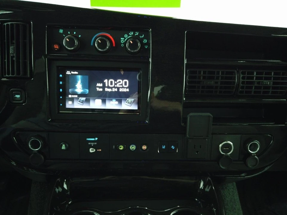 2020 GMC Savana - Image 30 of 31