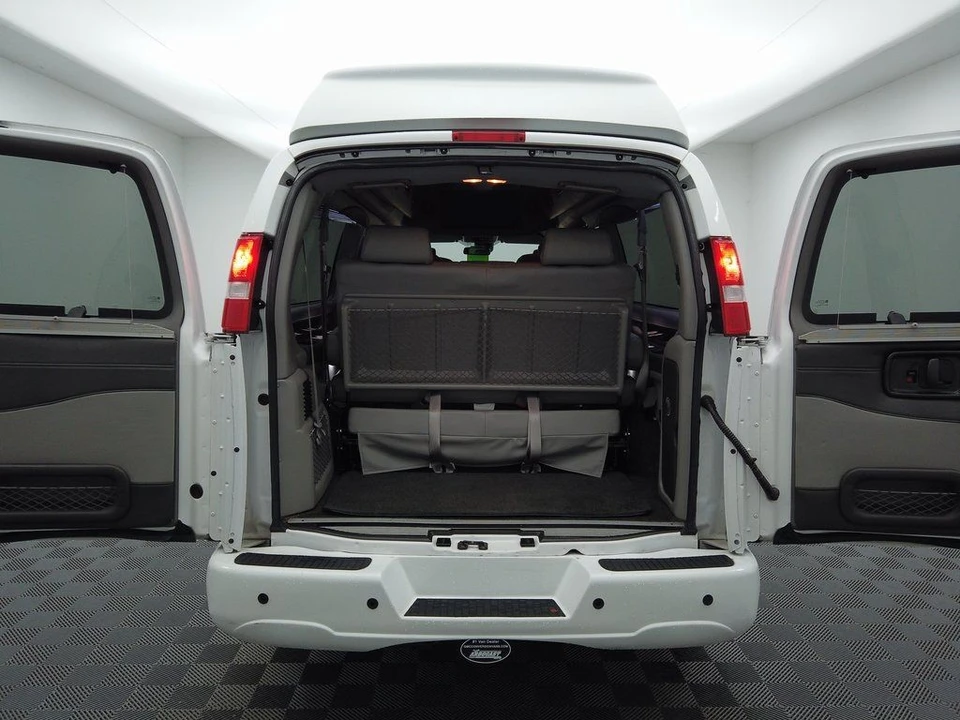 2020 GMC Savana - Image 6 of 21