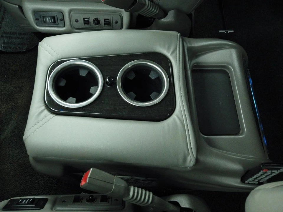 2020 GMC Savana - Image 26 of 31