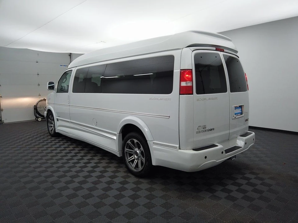 2020 GMC Savana - Image 12 of 21
