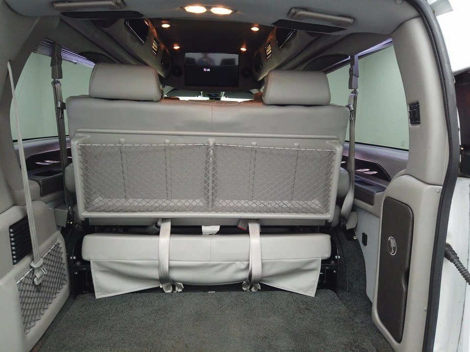 2020 GMC Savana - Image 7 of 31