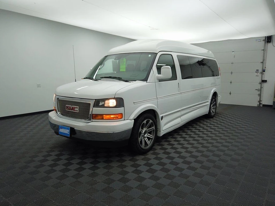 2020 GMC Savana - Image 13 of 31