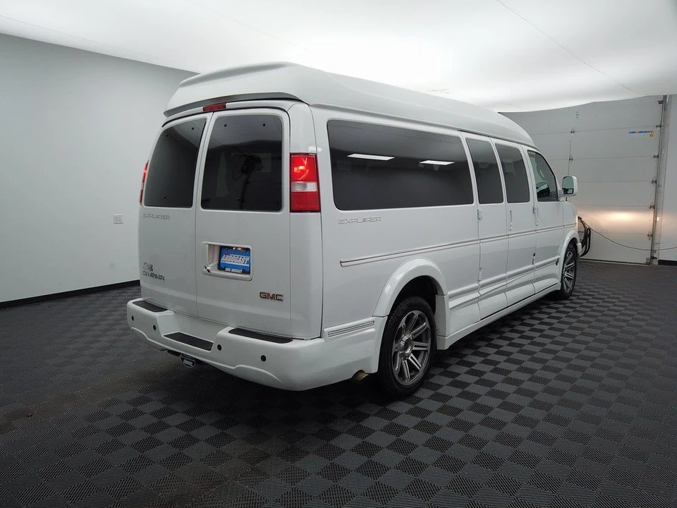 2020 GMC Savana - Image 3 of 21
