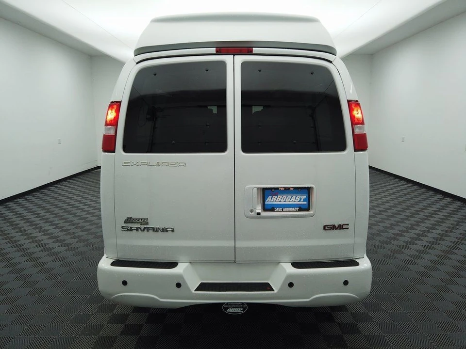 2020 GMC Savana - Image 4 of 21